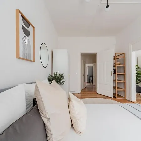 Potsdam Retreat - 2 Bedrooms Ideal For Couples Apartmán *